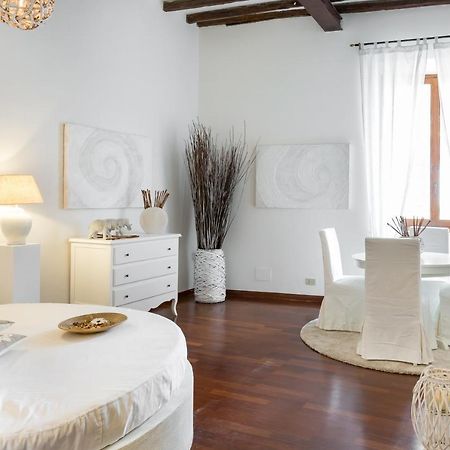 Ghetto Campo Dei Fiori Luxury White Rooms 로마 외부 사진